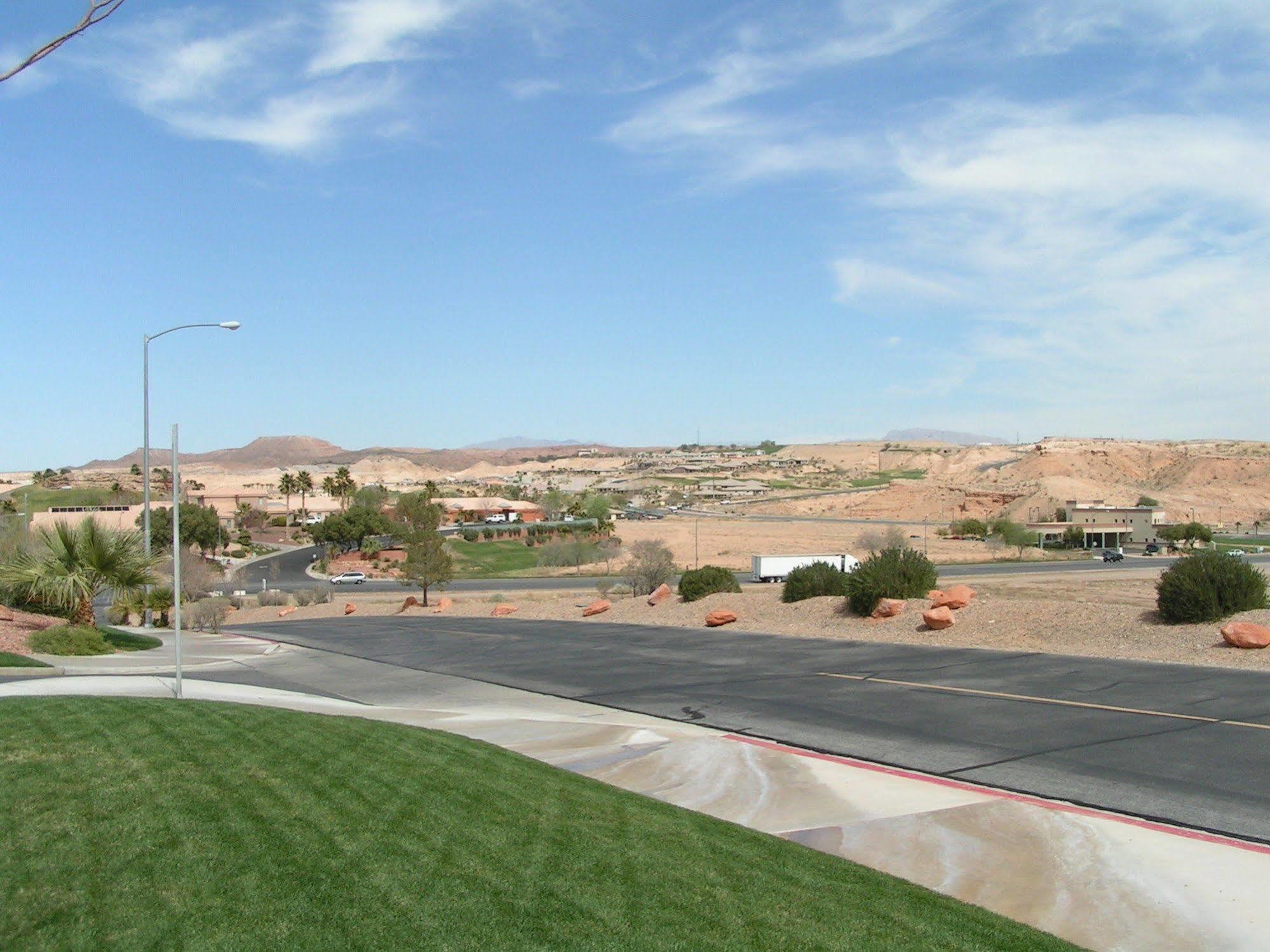 Отель Mojave Edge Мескит Экстерьер фото